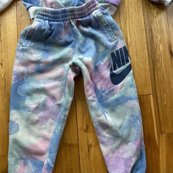 NIKE KIDS TIE-DYE EFFECT HOODIE AND JOGGERS SET - Size 6 Girls Sweatsuit - VGUC - Picture 13 of 16